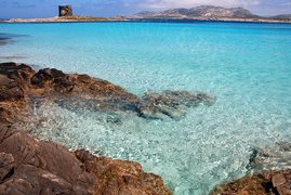 Spiaggia di sabbia bianca e mare trasparente